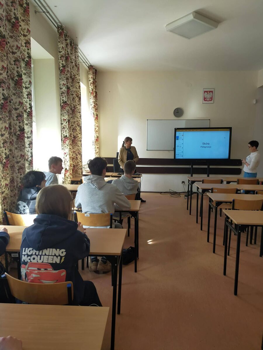 Wykład o skórze dla klasy siódmej SP 12